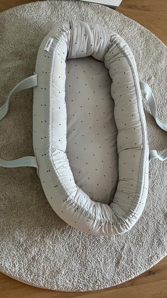 A pre-owned Liewood Gro Baby Lift in the Classic Dot Dumbo Grey pattern